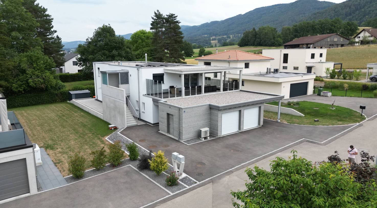 CONSTRUCTION D'UN IMMEUBLE - BASSECOURT